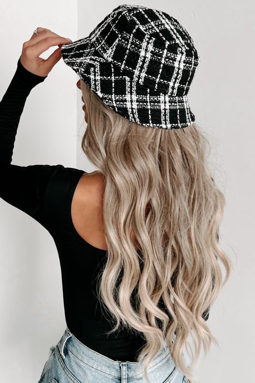 zwart wit mysterie opgelost geruite vissershoed NanaMacs HPTT4481