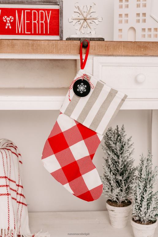 grijs/rood geruite canvas kous met sneeuwvloklabel NanaMacs HPTT4547