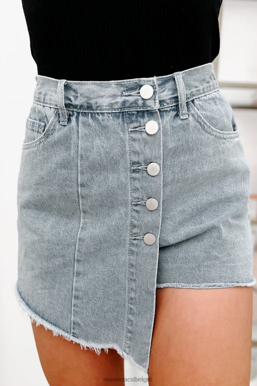 licht denim slenter door de stad asymmetrische denim skort met knopen NanaMacs HPTT2910