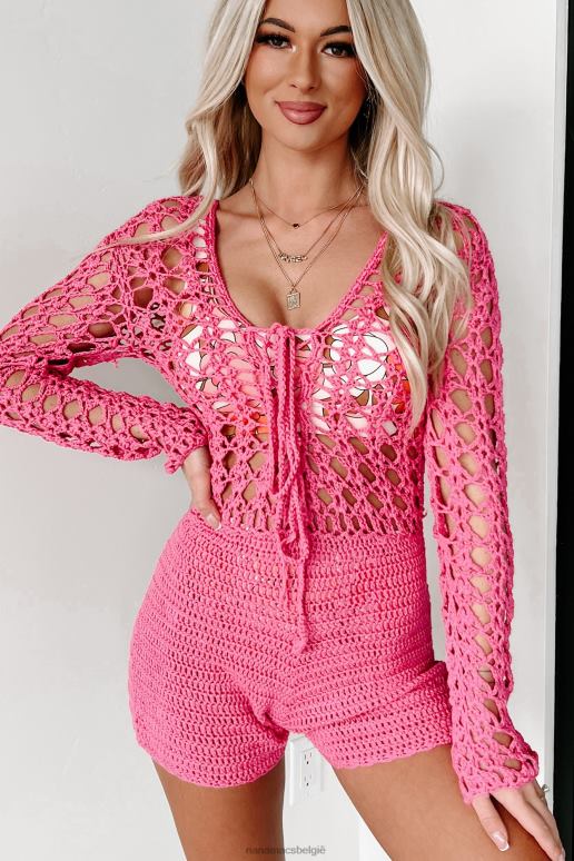 fuchsia ergens op een strand gehaakte gebreide romper zwemkleding omhoog NanaMacs HPTT3556