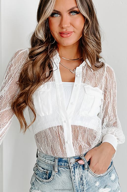 wit voor de plot doorschijnende bodysuit met knopen aan de voorkant NanaMacs HPTT361