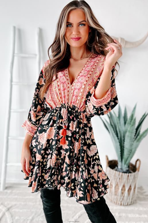 zwart/roze vrolijke mini-jurk met gemengde print en ruches aan de zoom NanaMacs HPTT2208