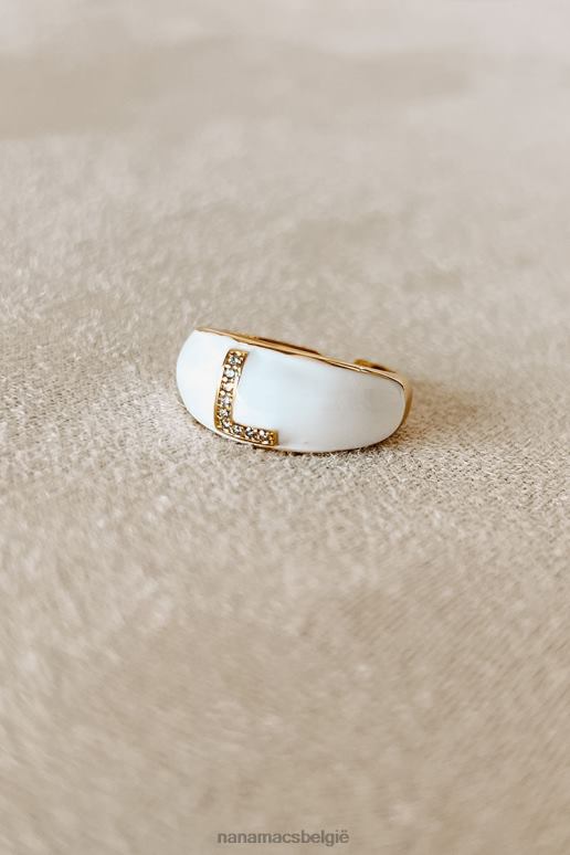 wit goud wijzende vingers eerste ring NanaMacs HPTT4439