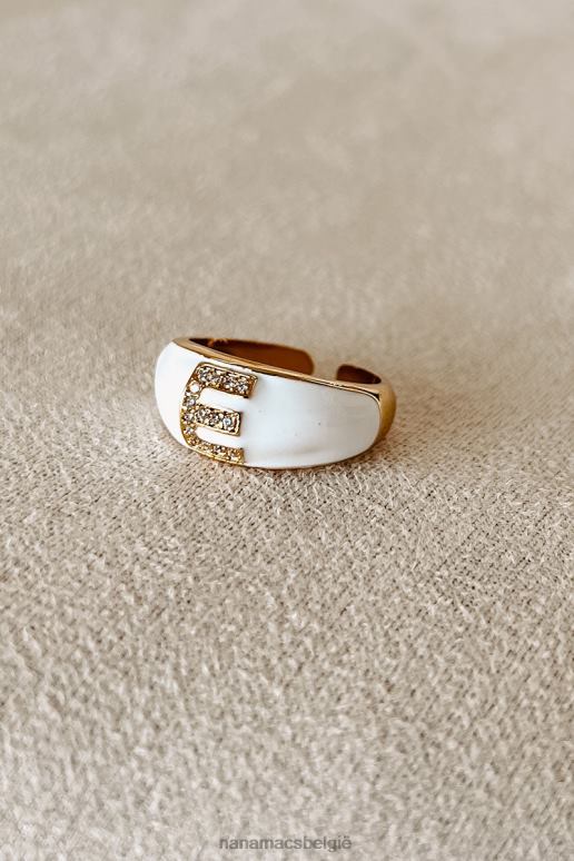 wit goud wijzende vingers eerste ring NanaMacs HPTT4439