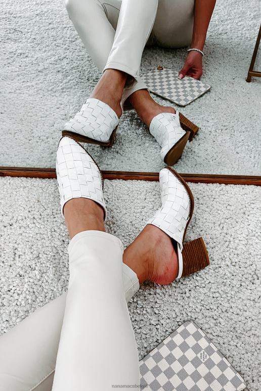 wit apart staande geblokte muilezel NanaMacs HPTT3975