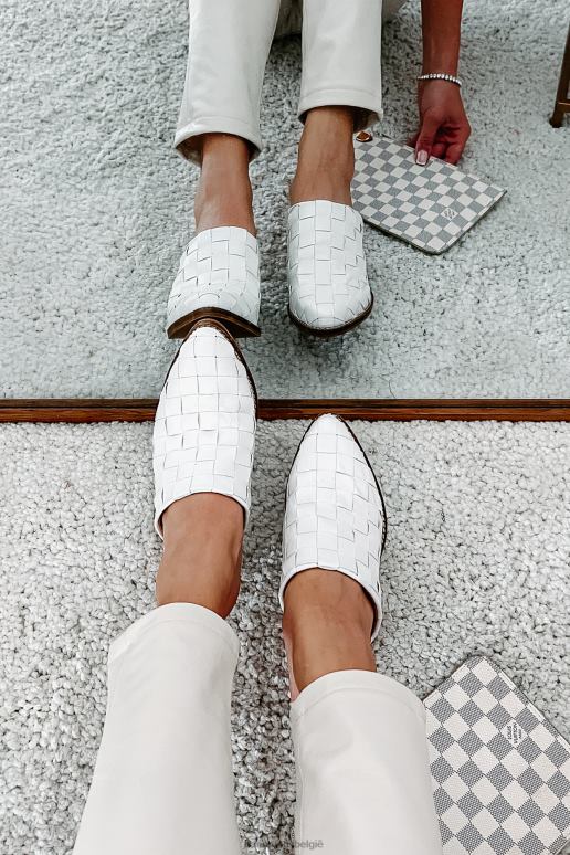 wit apart staande geblokte muilezel NanaMacs HPTT3975