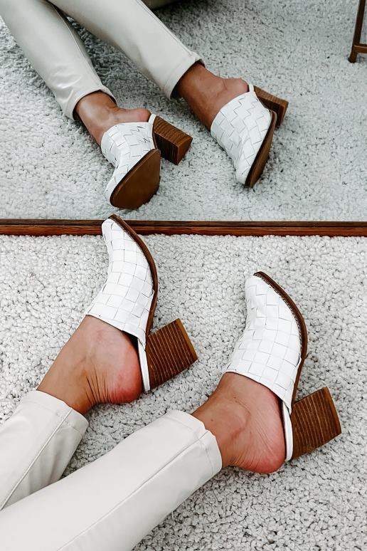 wit apart staande geblokte muilezel NanaMacs HPTT3975