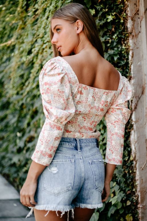 creme multi gebloemde top met 3/4-mouwen en finaleprint NanaMacs HPTT1711