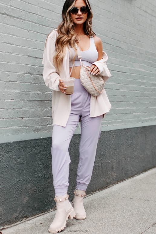 room bel het in een hut met een kap NanaMacs HPTT3692