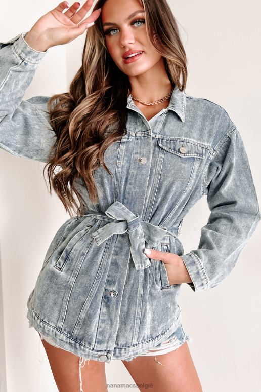 blauw spijkerstof bovenop mijn game-spijkerjack met riem NanaMacs HPTT3762