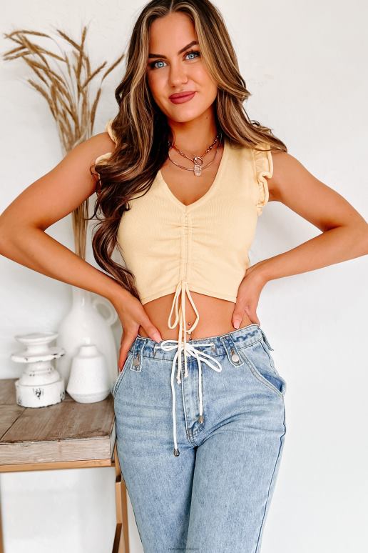 bleek geel friendly feelings crop top met ruches aan de voorkant en mouwen NanaMacs HPTT1432