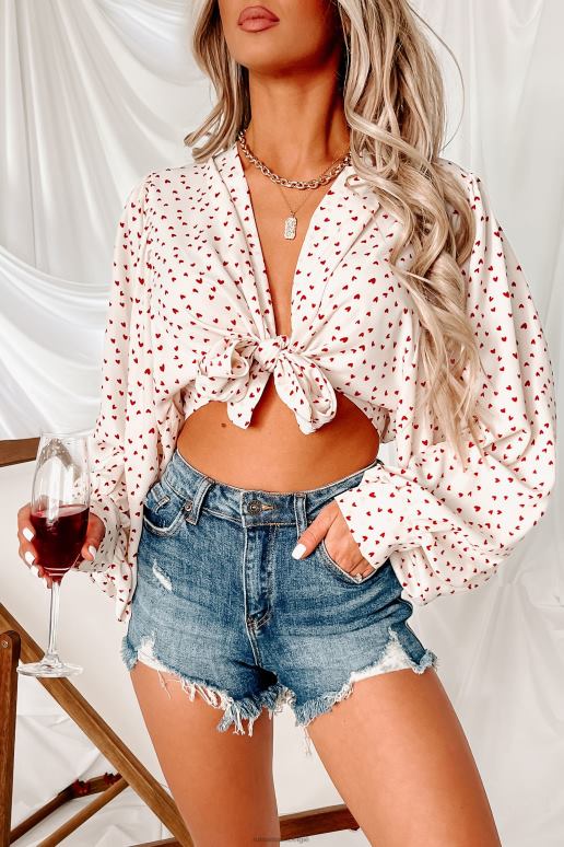 ivoor/rood hold my heart crop top met lange mouwen en gestrikte voorkant NanaMacs HPTT1475