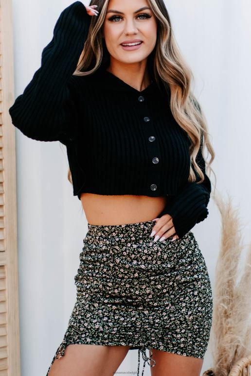 zwart ester cropped sweater met knopen NanaMacs HPTT1304