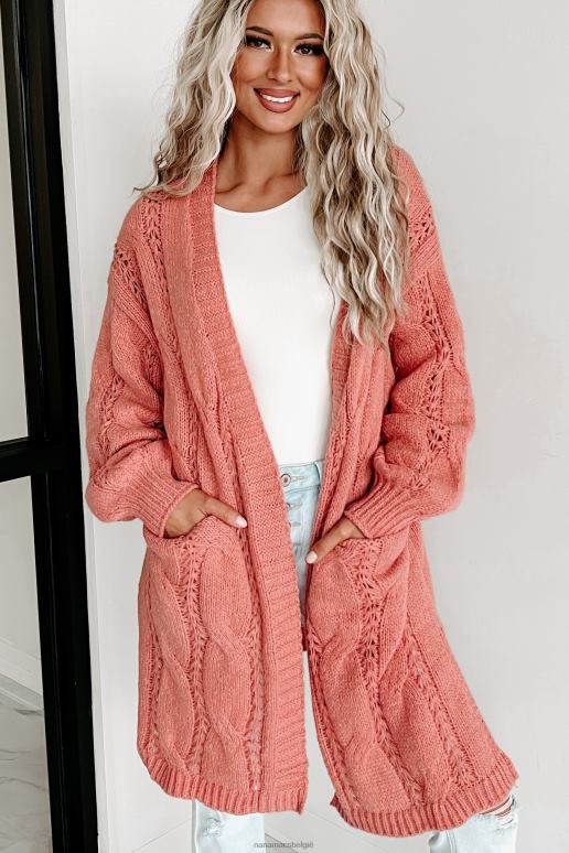 roze omarm het chille kabelgebreide vest NanaMacs HPTT3728